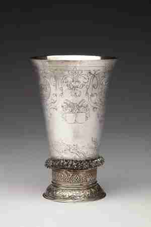 Beker Avondmaal met jachtscène rondom doornenkrans boven Groningen 1658 zilver particuliere collectie