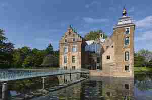 600x800 Museum MORE Kasteel Ruurlo brug links foto Michael van Oosten